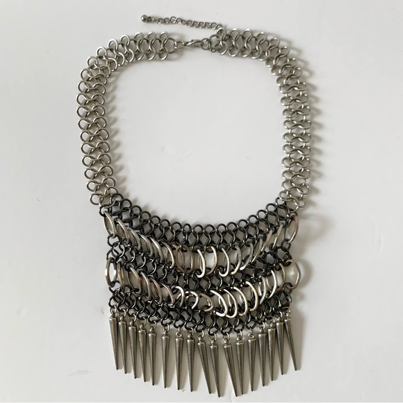 Statement chainmail silver tone necklace - Picture 1 of 2